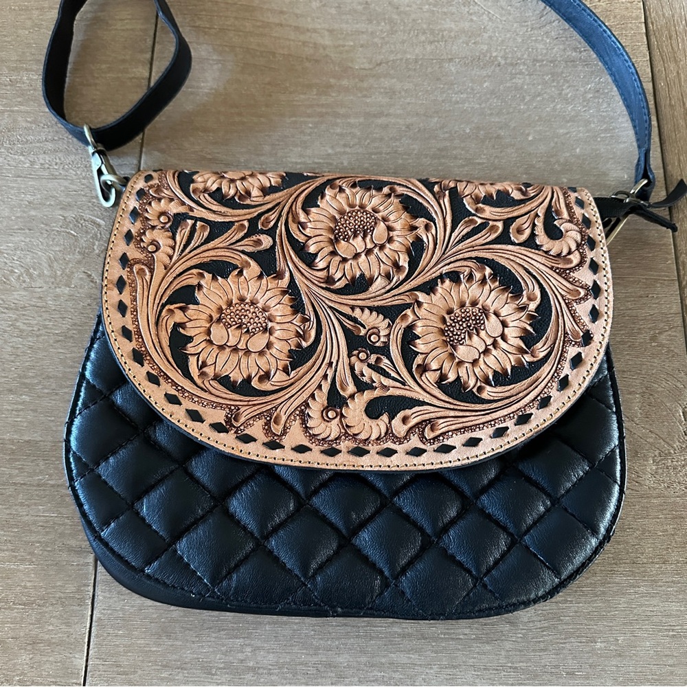 NEW Vintage Style Hand Tooled Leather Floral Saddle Bag Boho Western Crossbody - Picture 4 of 10